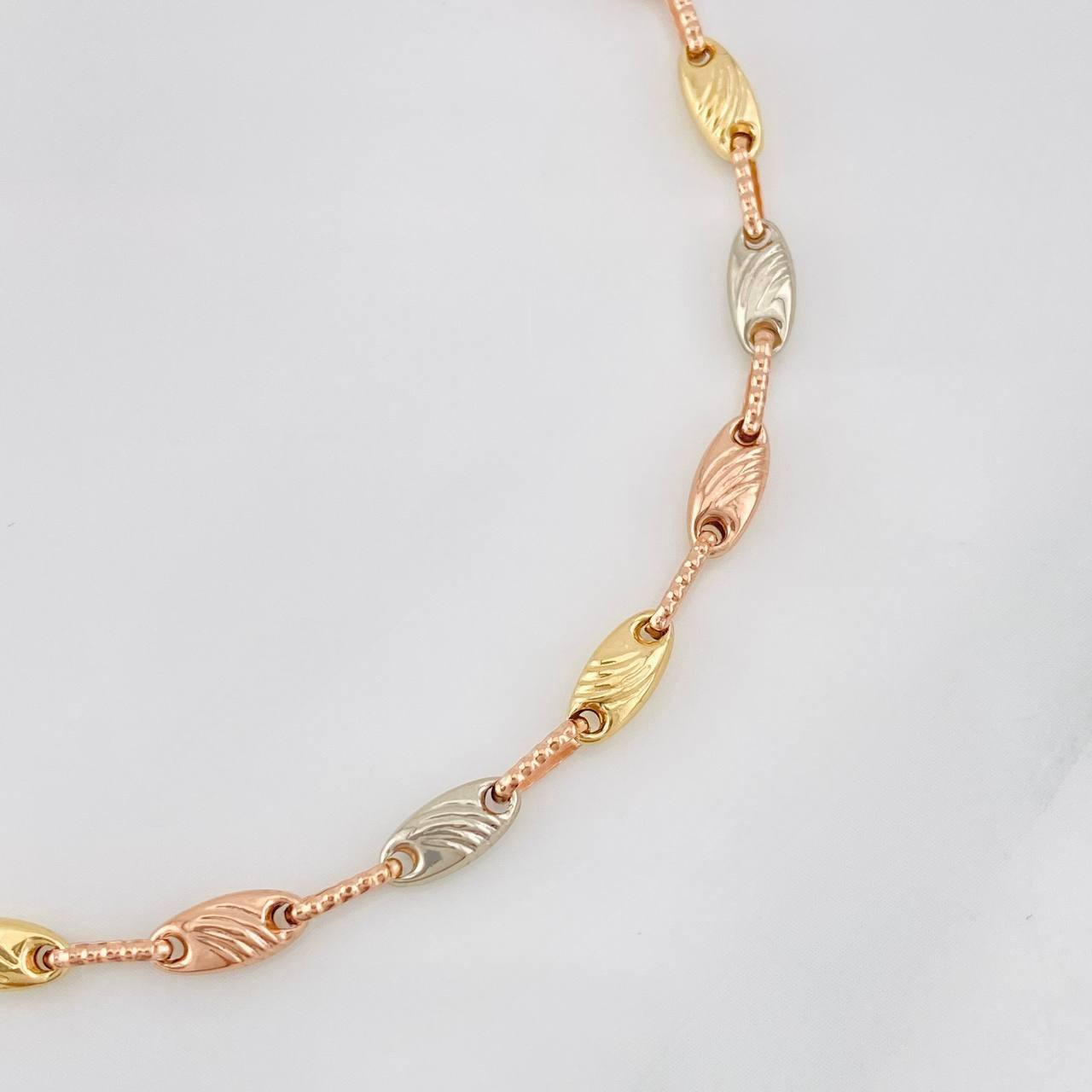 Pulso Rustica Paris 3.65g / 7 1/2 in / 3.48mm Tres Oros 18K