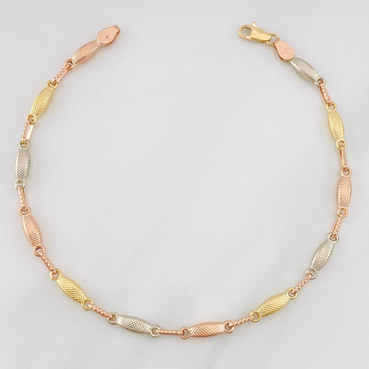 Rustic Link Bracelet 3.65g / 7 3/4 in / 3.11mm Three Golds 18K