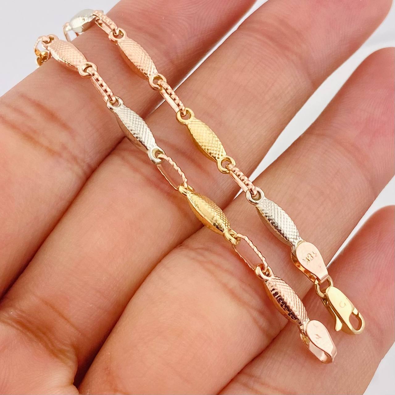 Rustic Link Bracelet 3.65g / 7 3/4 in / 3.11mm Three Golds 18K