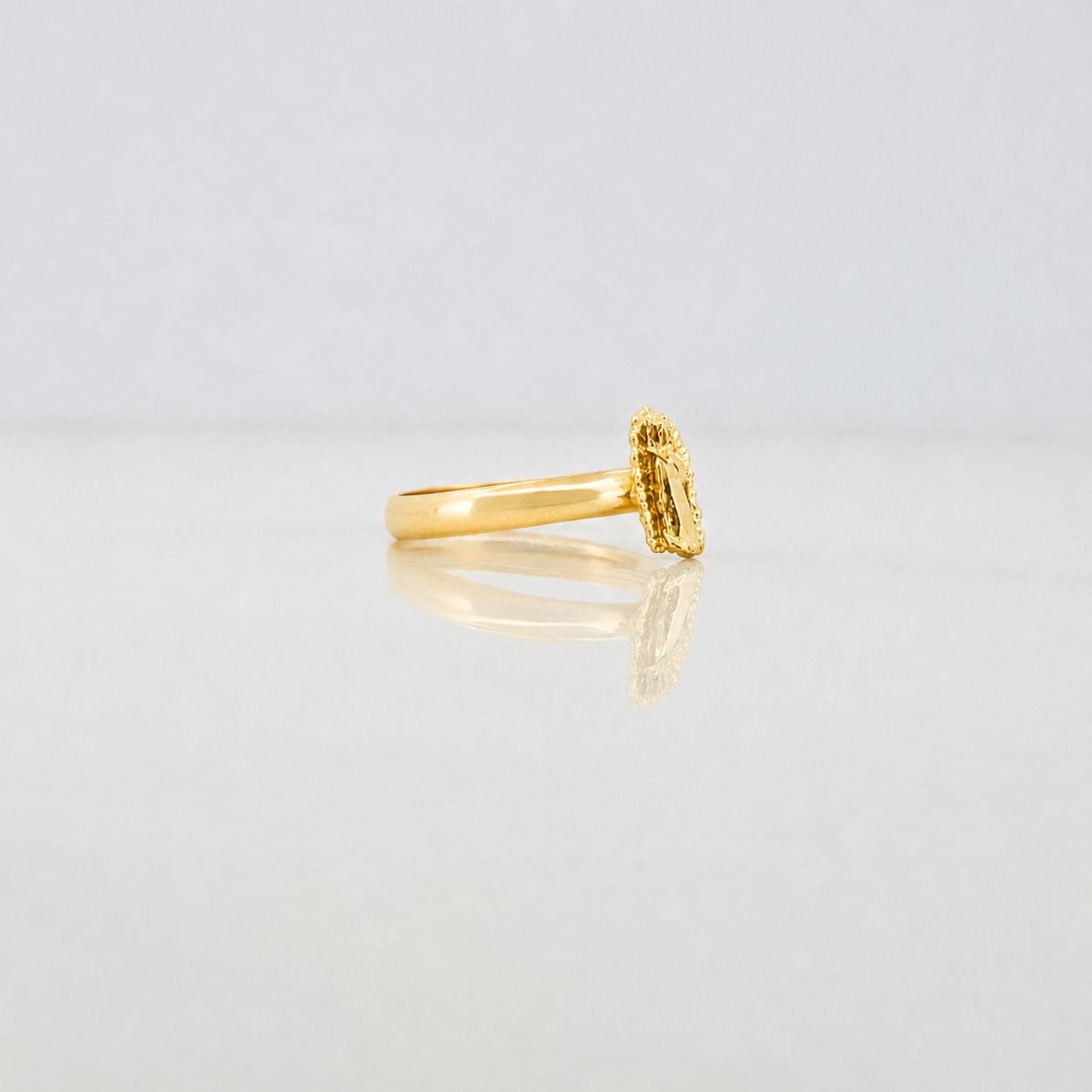 Virgin Guadalupe Ring 1.15g / Size 7 1/4 Yellow Gold 18K