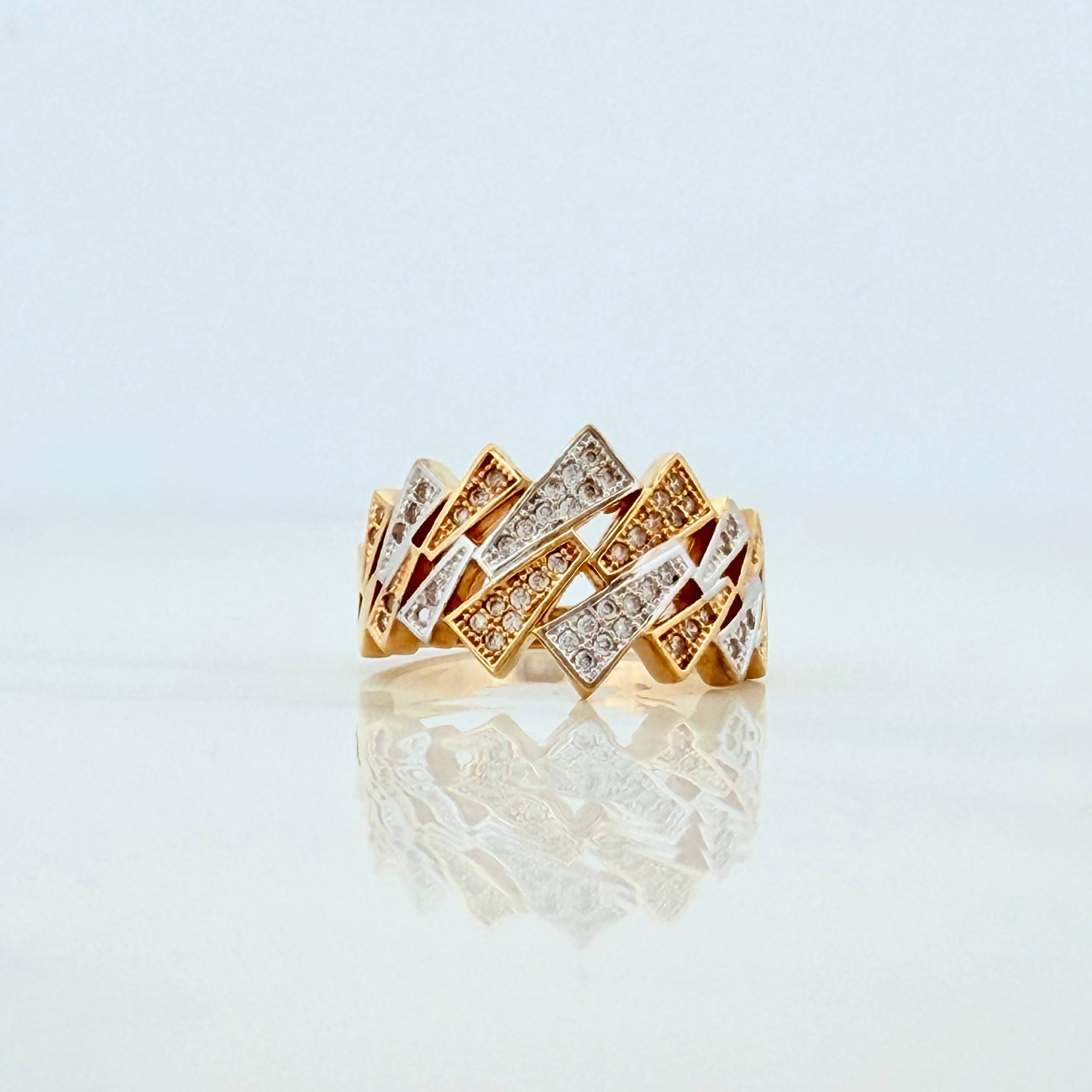 Triangle Ring 6.1g / Size 7 3/4 Two-Tone Yellow and White Gold 18K