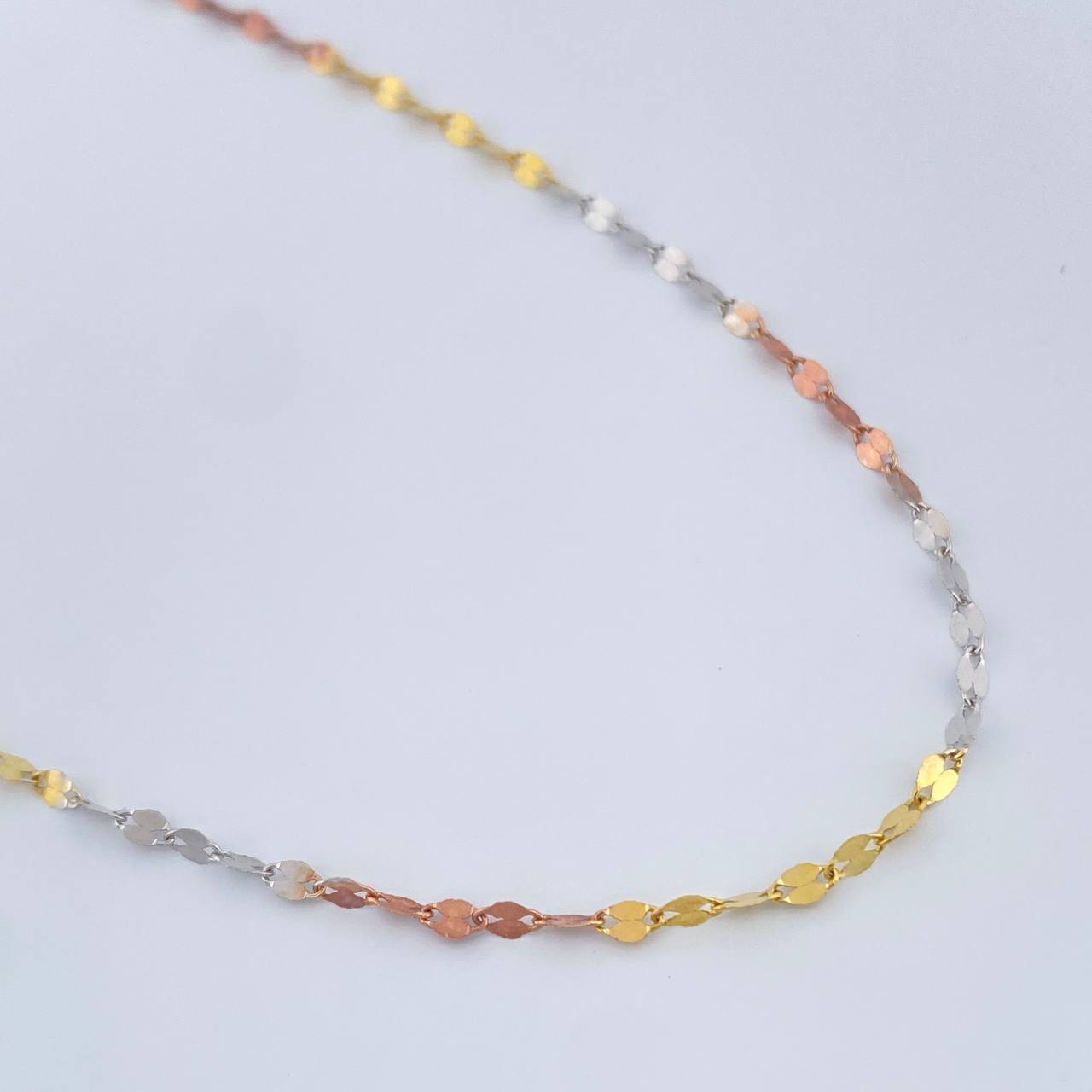 Chain Flower Mirror 1.05g / 17 3/4 in / Three Golds +3 18K %