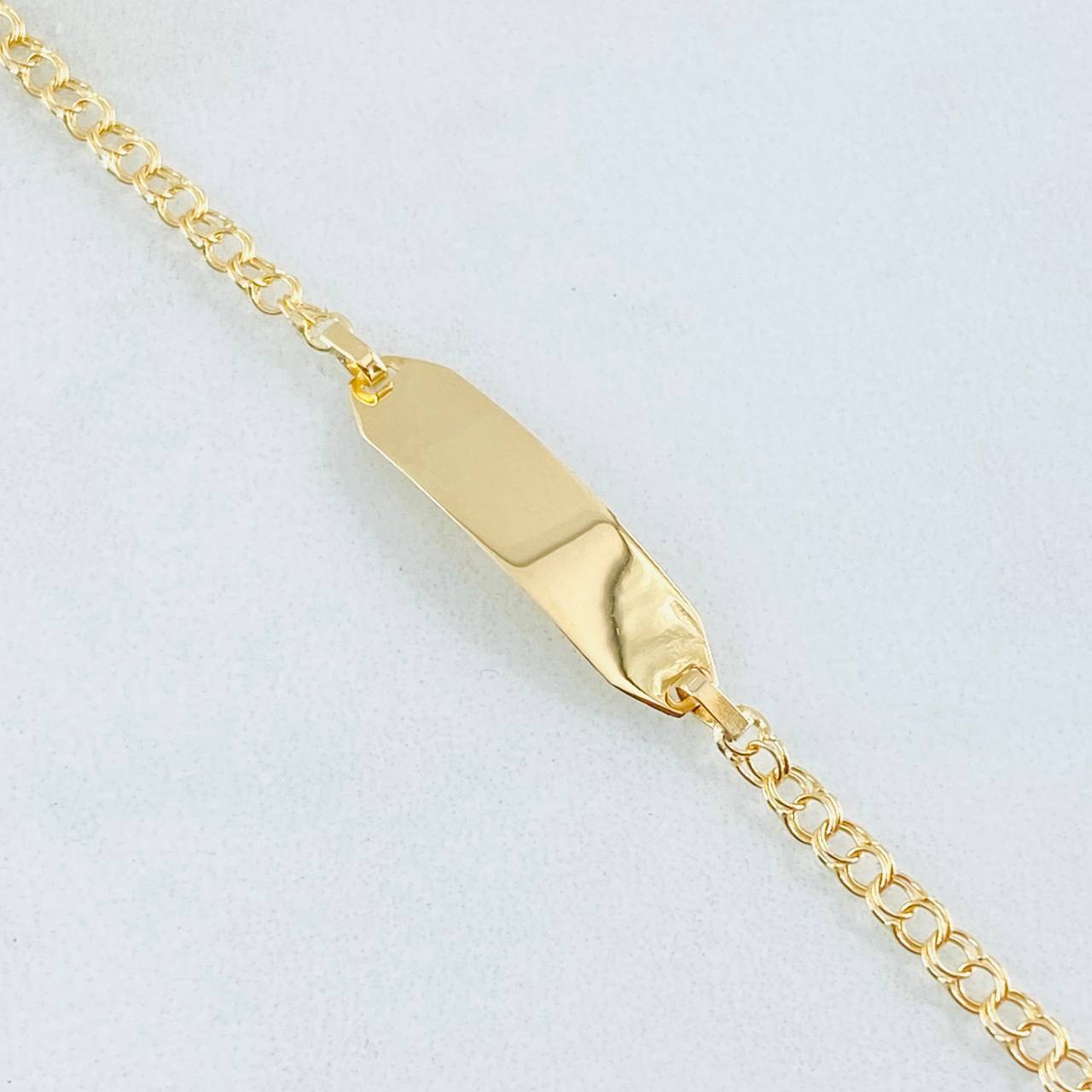 Pulso Bebé Aro Seguido Placa Rectangular Ovalada 1.3gr / 5 3/4 in / Oro Amarillo 18K
