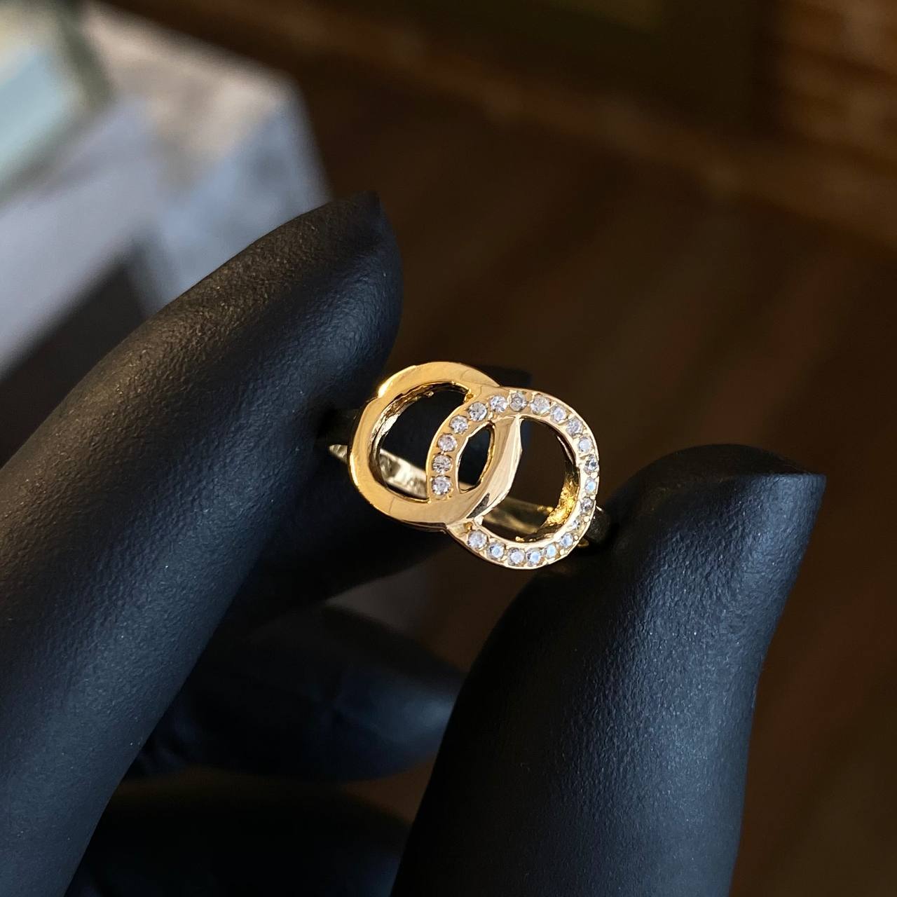 Double Hoop Ring 2.25gr / Size 5 3/4 White Zircons Yellow Gold
