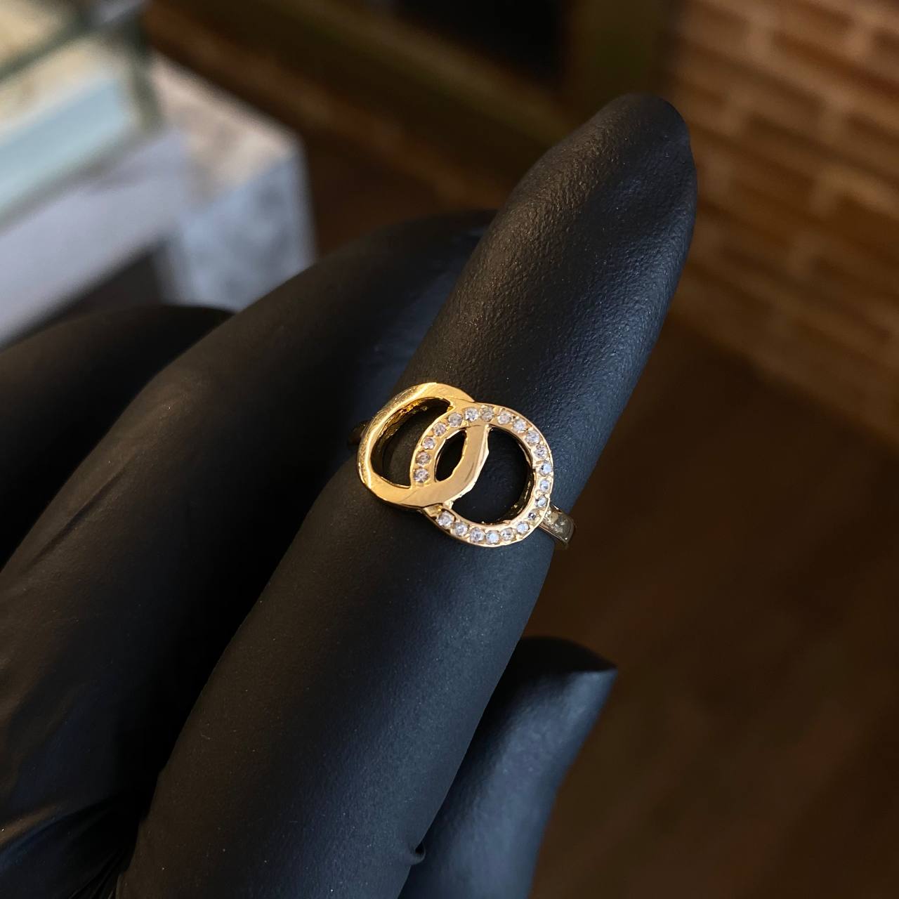 Double Hoop Ring 2.25gr / Size 5 3/4 White Zircons Yellow Gold