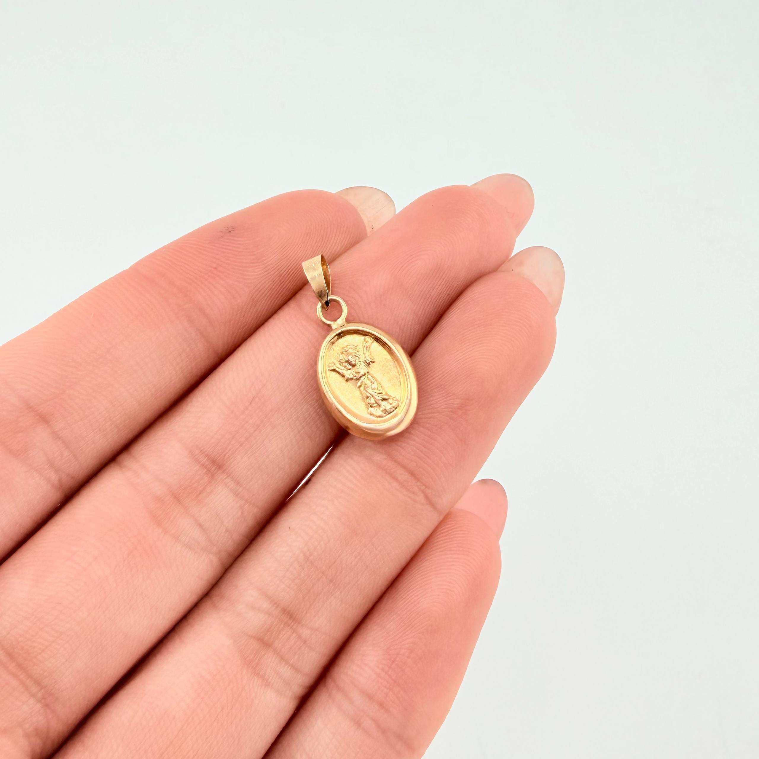 Dije Divino Niño 1.95gr / 1 1/4 in / Oro Amarillo 18K ©