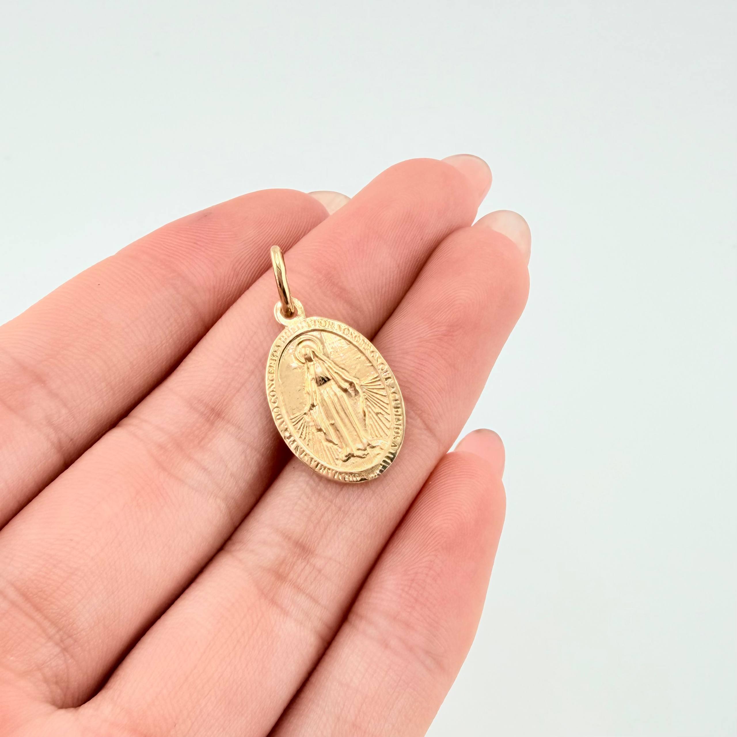 Dije Virgen Milagrosa 2.05gr / 1 in / Oro Amarillo 18K ©