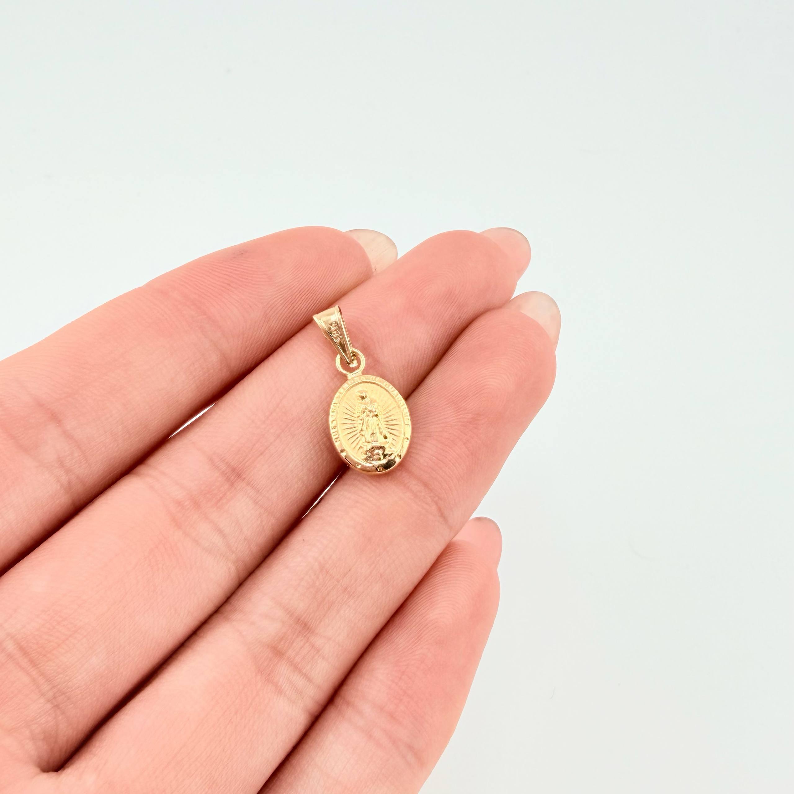 Dije Virgen Guadalupe 0.5gr / 3/4 in / Oro Amarillo 18K ©