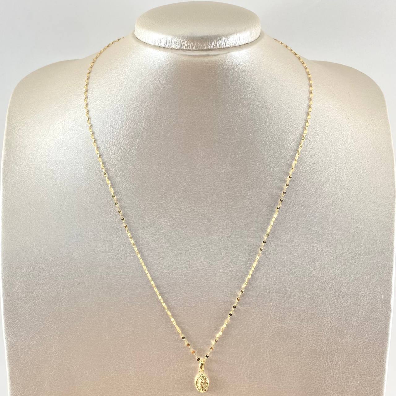 Chain Set and Pendant + Virgin Guadalupe 1.3gr / 19.7in / 18K Gold ©
