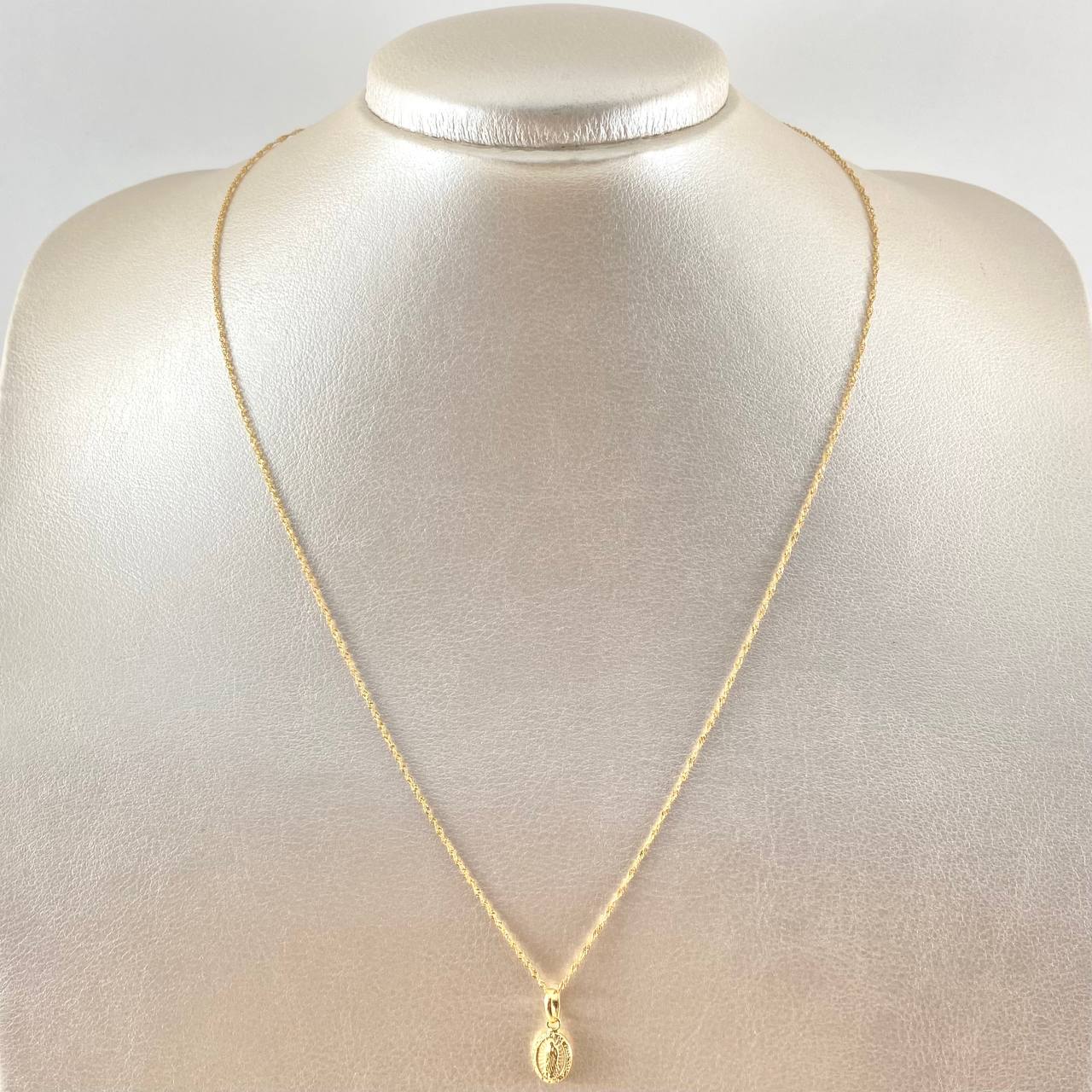 Singapore Chain and Pendant Set + Virgin Guadalupe 2gr / 45cm / 18K Gold ©