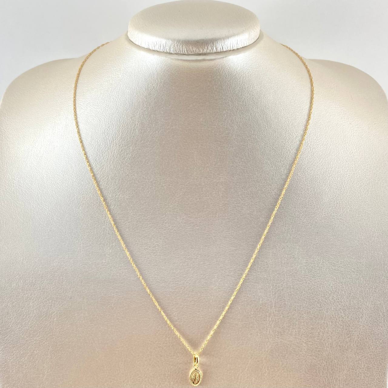 Singapore Chain and Pendant Set + Miraculous Virgin 1.3gr / 50cm / 18K Gold -