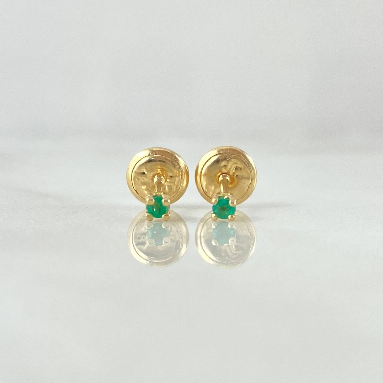 Topos Caja Cuatro Garras 0.5gr / 2mm Esmeraldas 7pts Oro Amarillo 18K (Joya) ©