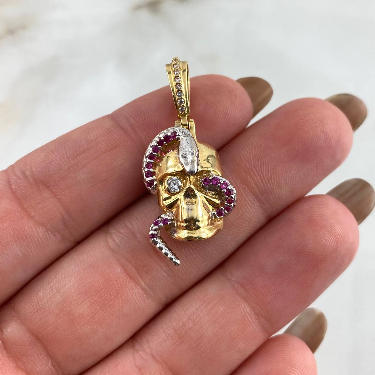 Pendant Skull Snake 7.15gr / 3cm / White Fuchsia Zircons Two Yellow White Golds *