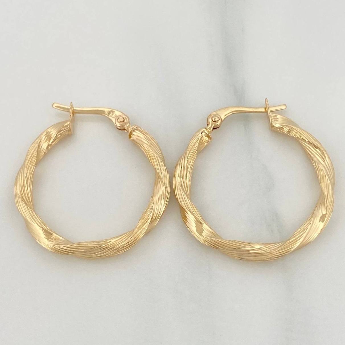 Candongas Bella 1.8 g / 1 in Oro Amarillo 18K