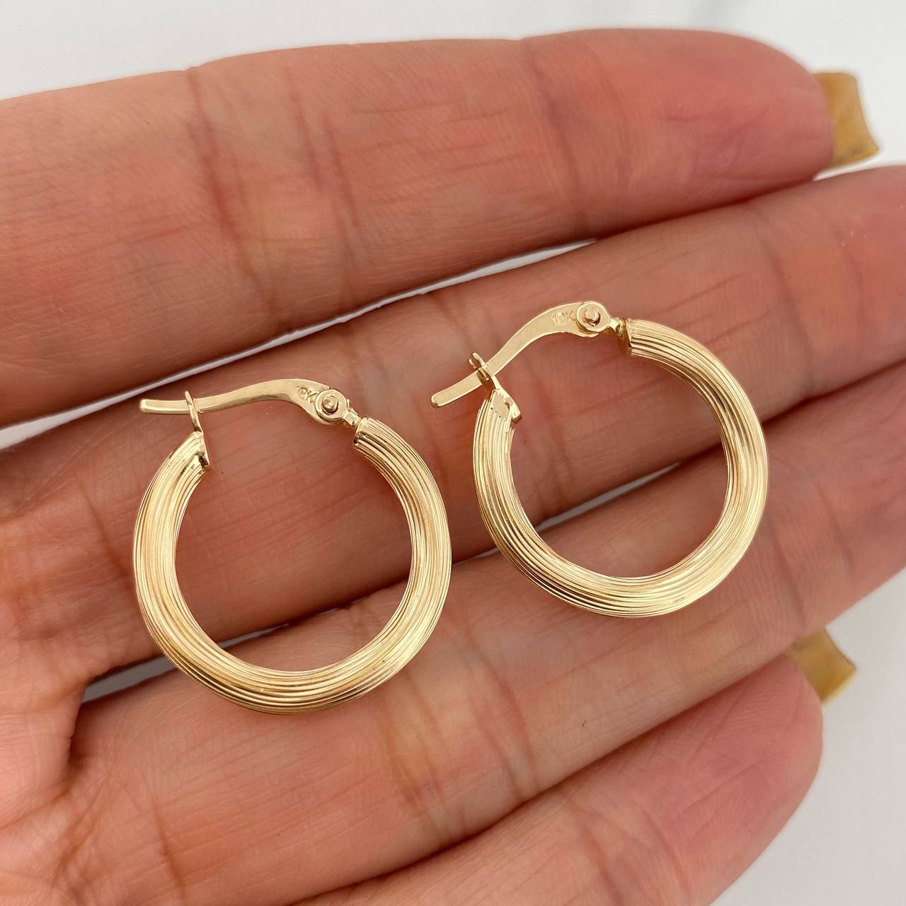 Hoop Earrings Sofi 1.65 g / 3/4 in Yellow Gold 18K