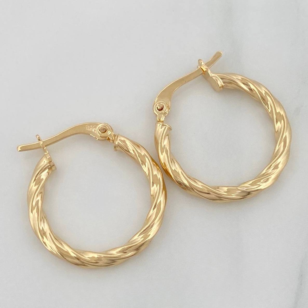 Candongas Kari 1.45 g / 3/4 in Oro Amarillo 18K