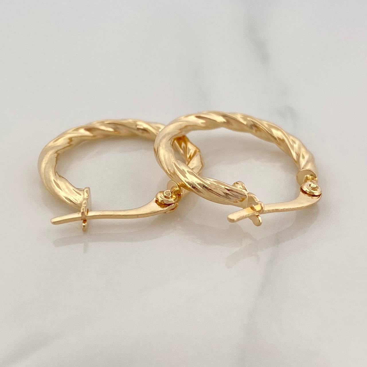 Candongas Kari 1.45 g / 3/4 in Oro Amarillo 18K
