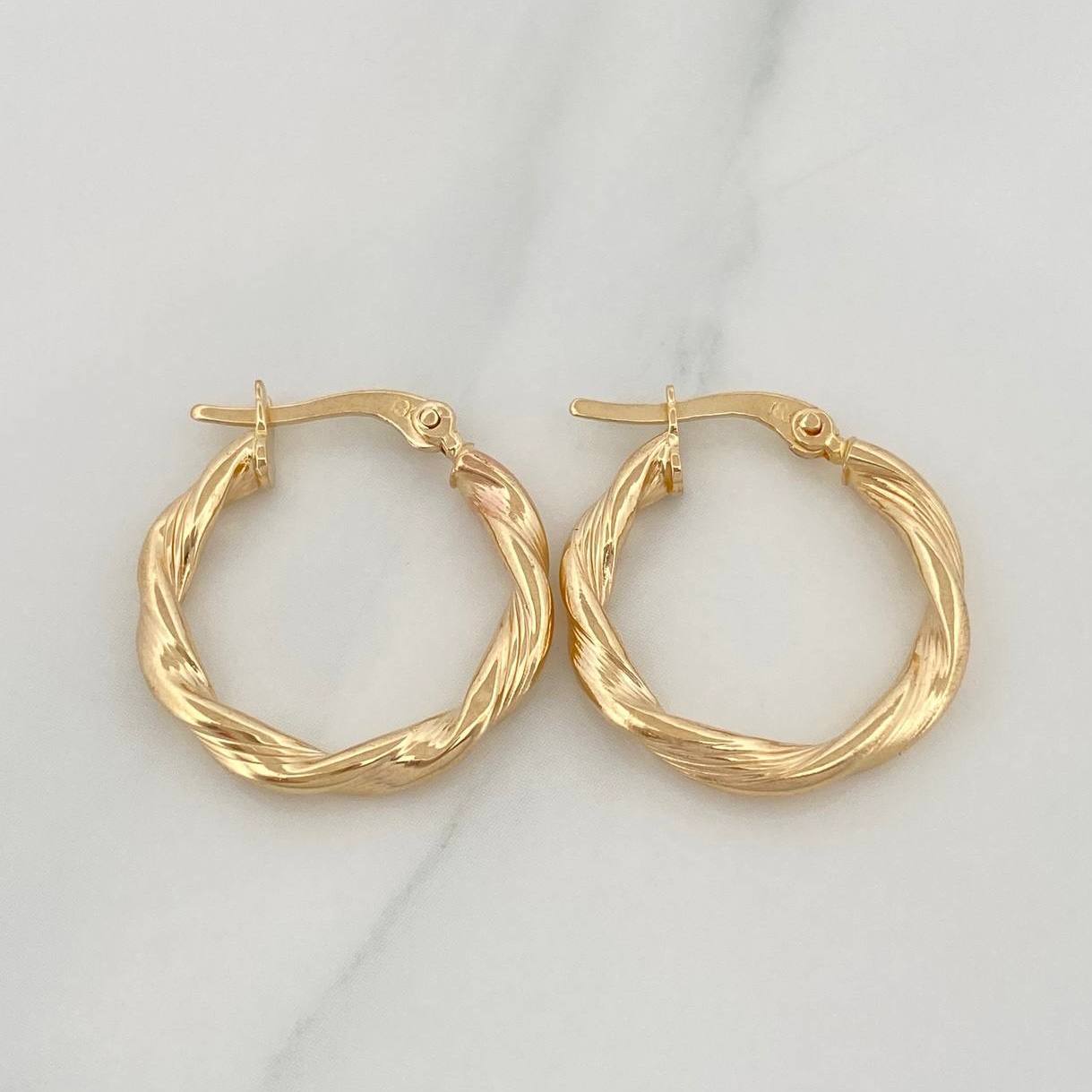 Candongas Mai 1.6 g / 3/4 in Oro Amarillo 18K