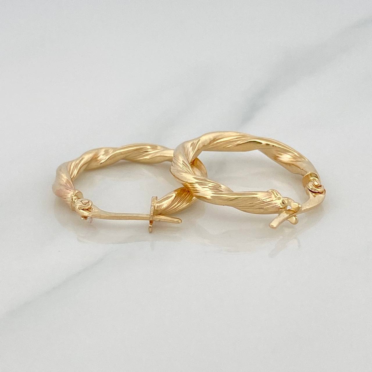 Candongas Mai 1.6 g / 3/4 in Oro Amarillo 18K