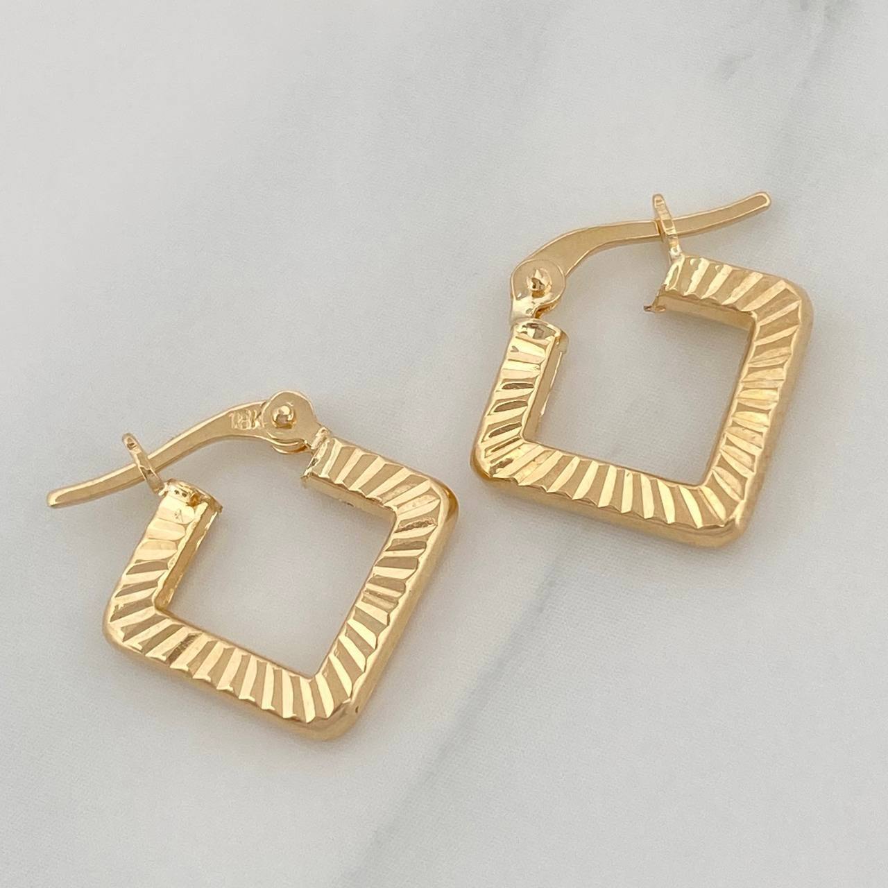 Candongas Rombo 1.3 g / 1/2 in Oro Amarillo 18K