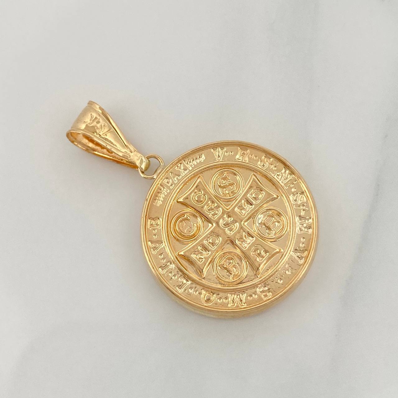 Dije San Benito 2.95 g / 1 1/4 in Oro Amarillo 18K