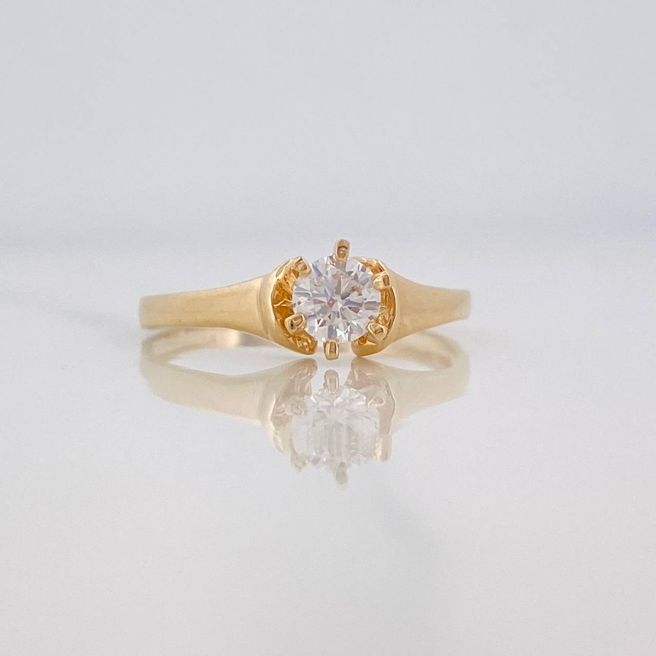 Solitaire Ring 2.05g / Size 7 3/4 Yellow Gold 18K