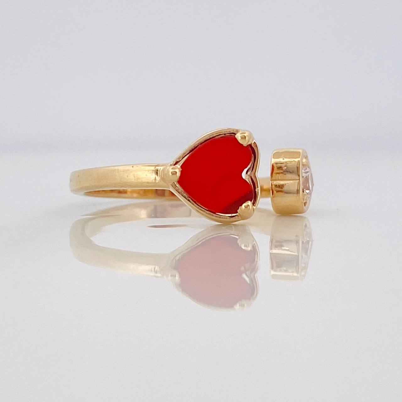 Hearts Ring 2.7g / Size 5 3/4 Yellow Gold 18K