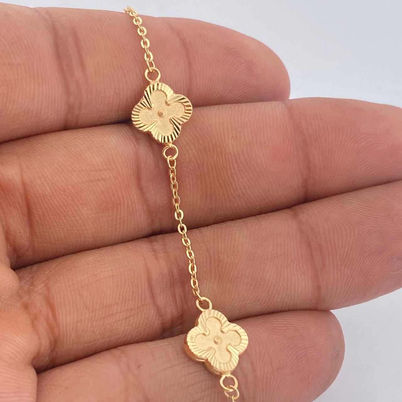 Pulso Trebol Aro Seguido 3.1gr / 7 1/2 in / Oro Amarillo 18K &