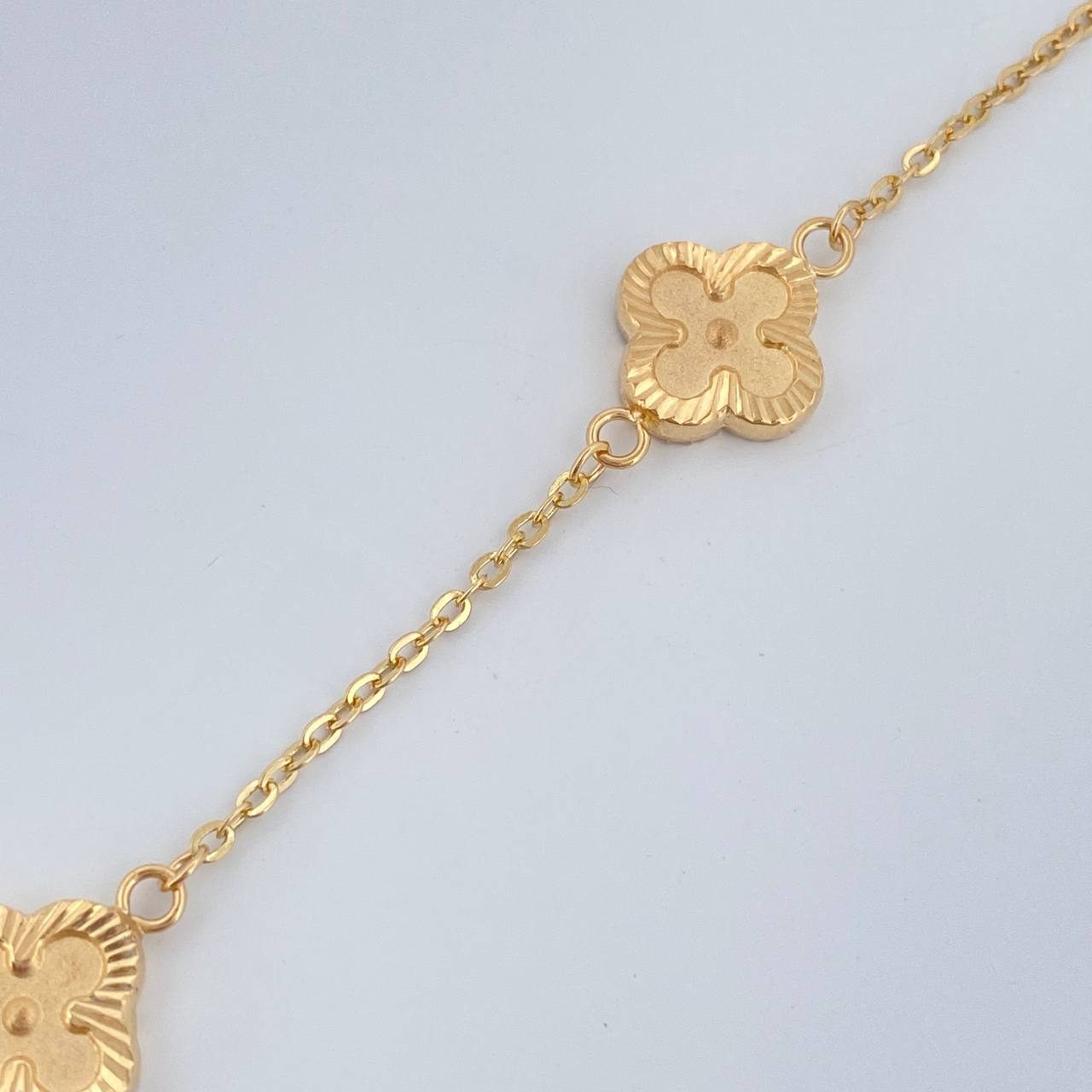 Pulso Trebol Aro Seguido 3.1gr / 7 1/2 in / Oro Amarillo 18K &