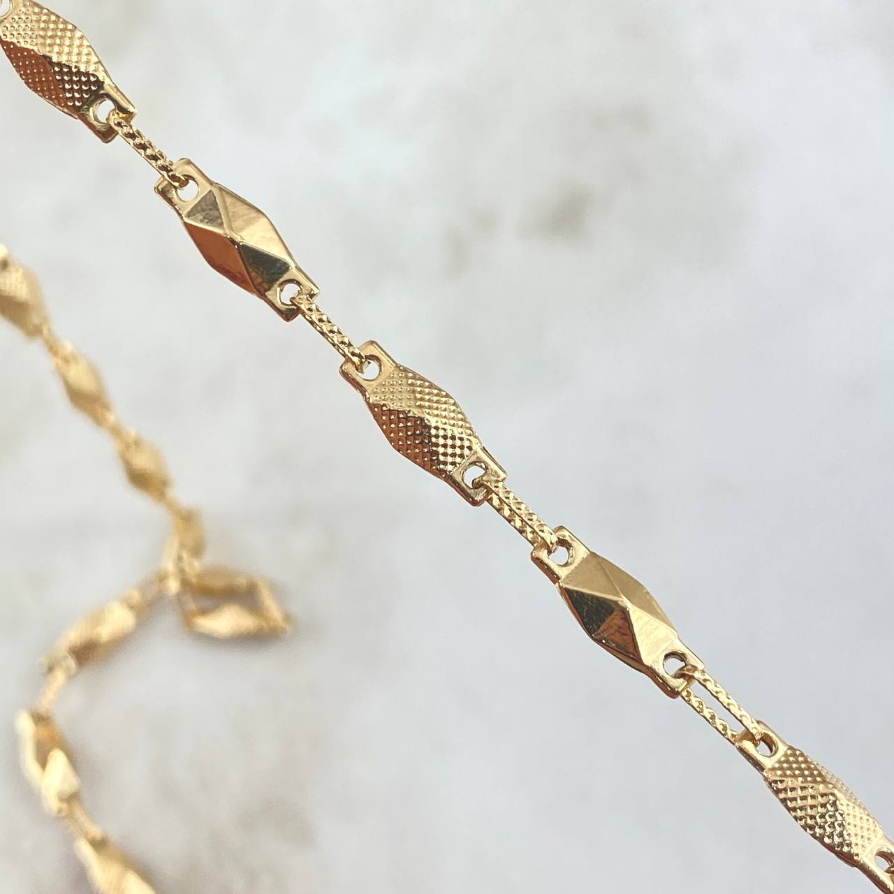 Rustic Triangular Ogive Chain 9.7gr / 60cm / 4.7mm Diamond Cut 18K Yellow Gold