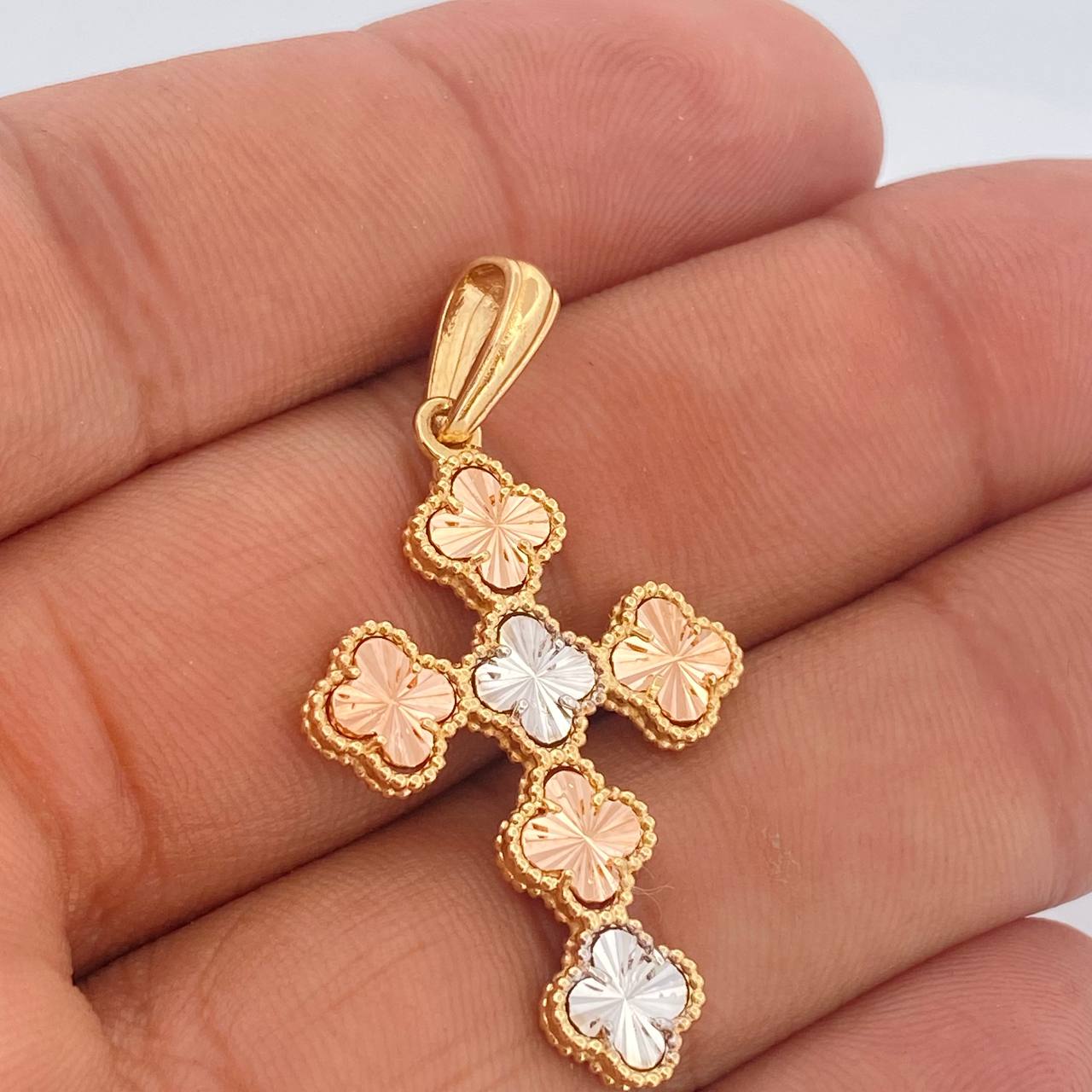Dije Cruz Trebol 4.4gr / Tres Oros 18K &