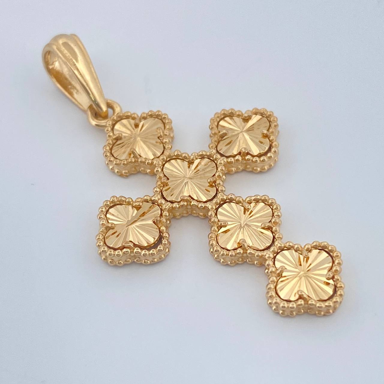 Dije Cruz Trebol 4.25gr / Oro Amarillo 18K &