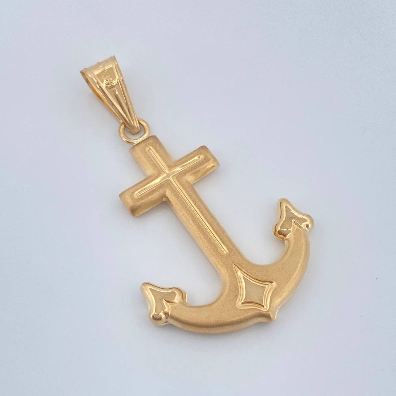 Dije Ancla 2.75gr / Oro Amarillo 18K &