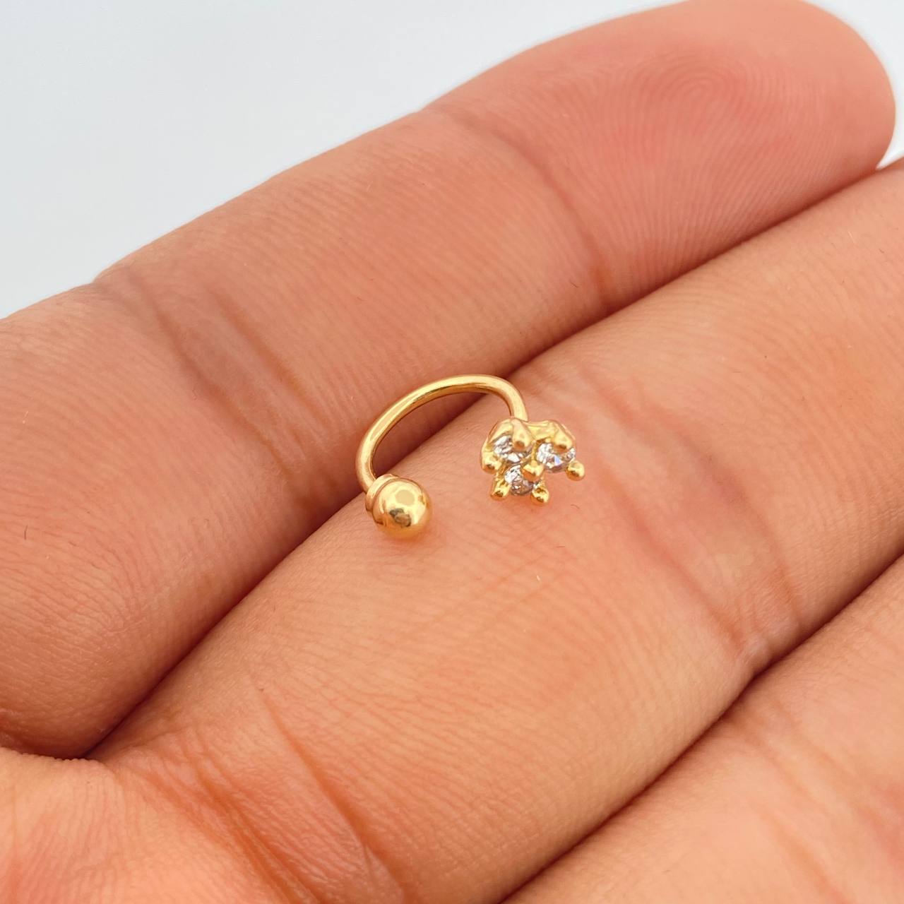 Curved Flower Piercing 0.65gr / 0.5in / 18K Gold +0$