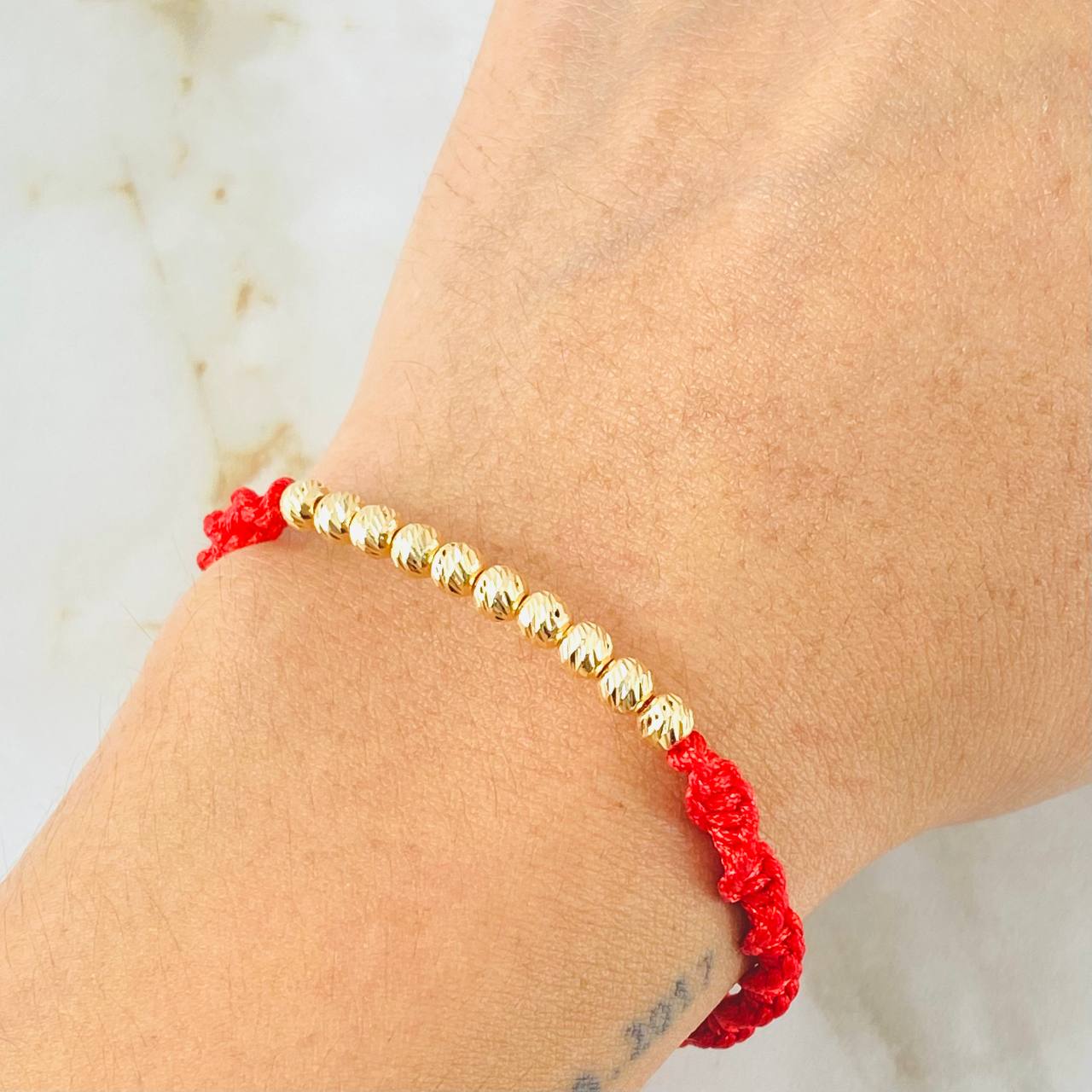 Pulsera Roja Bolas 1.05gr / Oro Amarillo 18K *