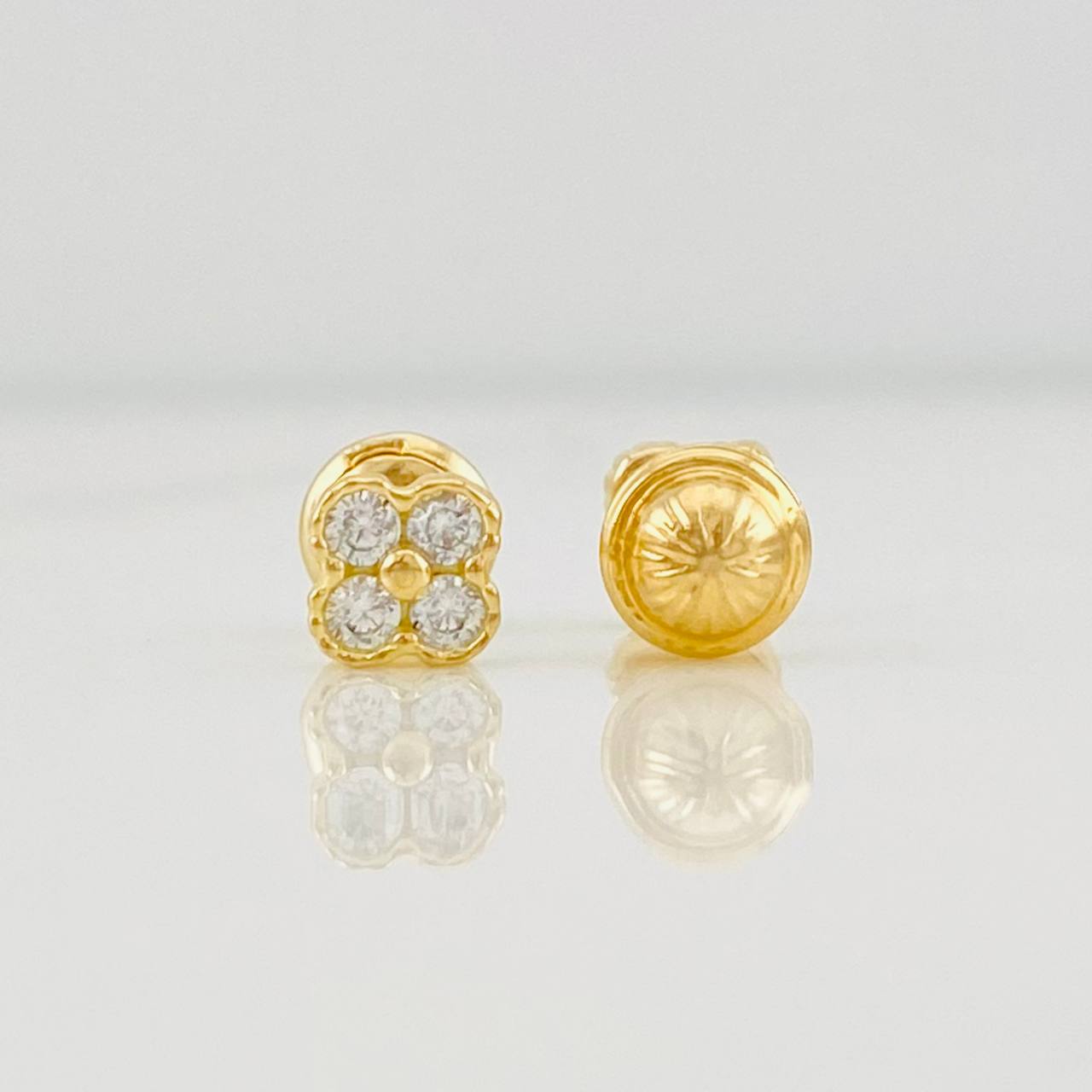 Topos Flor 1.1g / in / 5.2mm Oro Amarillo 18K