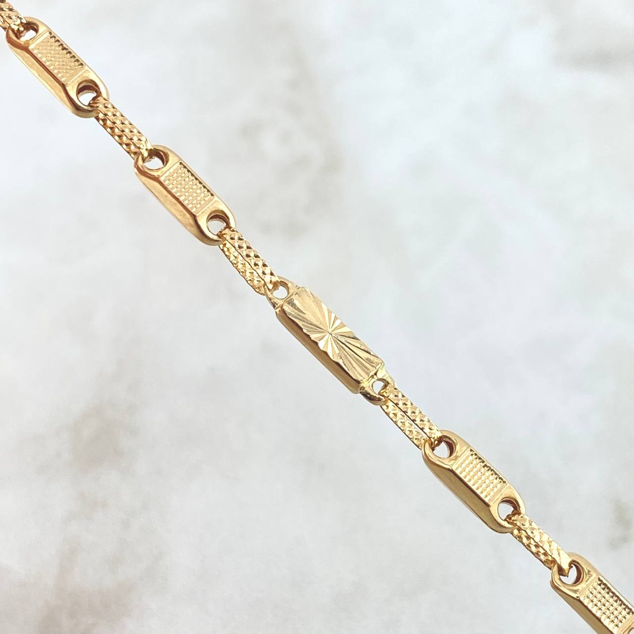 Pulso Rustico Tribal 4.75gr / 19.5cm / 3.6mm Texturizado Oro Amarillo 18K
