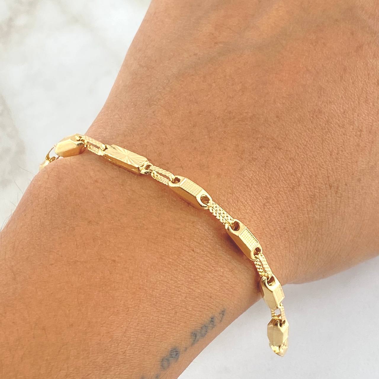 Pulso Rustico Tribal 4.75gr / 19.5cm / 3.6mm Texturizado Oro Amarillo 18K