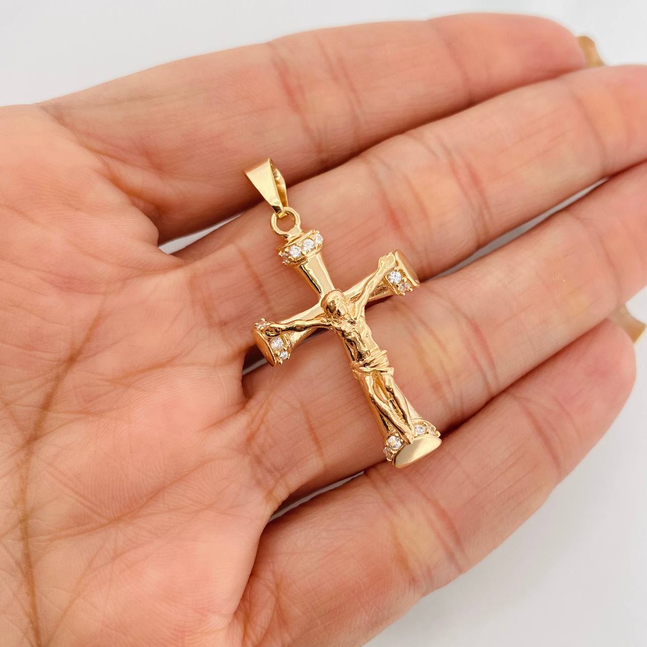 Dije Cruz Cristo 4.3g / 1 1/2 in Oro Amarillo 18K