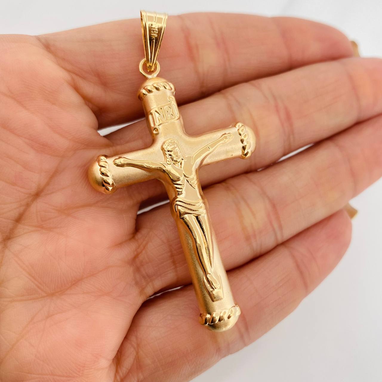 Dije Cruz Cristo 5g / 2 1/4 in Oro Amarillo 18K