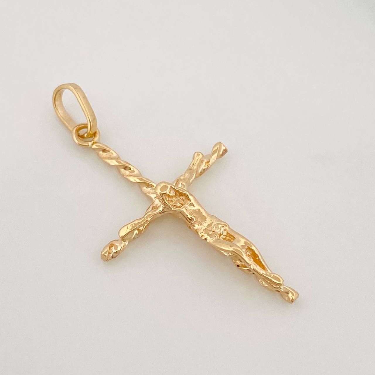 Dije Cruz Cristo 1.7g / 3/4 in Oro Amarillo 18K