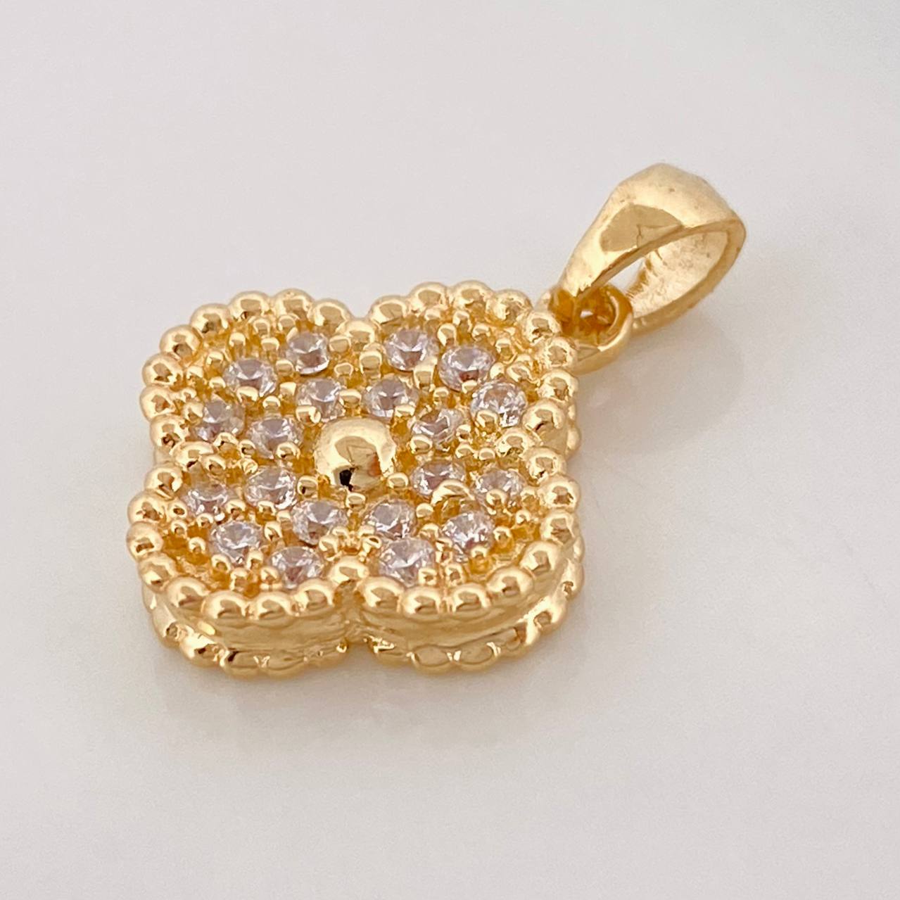 Clover Pendant 2.75g / 3/4 in 18K Yellow Gold