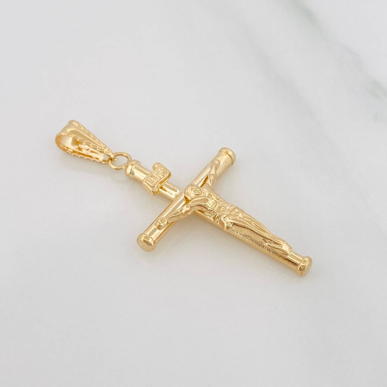 Dije Cruz Cristo 1.4g / 1 1/2 in Oro Amarillo 18K