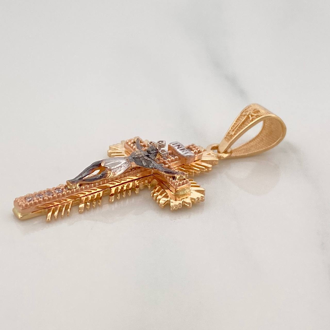 Dije Cruz Cristo Milagroso 3.85g / 1 1/2 in Tres Oros 18K