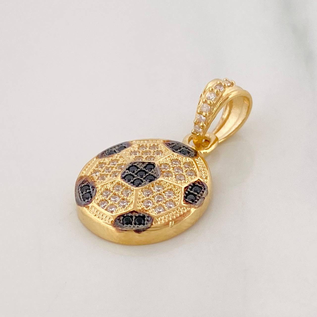 Dije Balon Futbol 2.5g / 3/4 in Dos Oros Negro Amarillo 18K