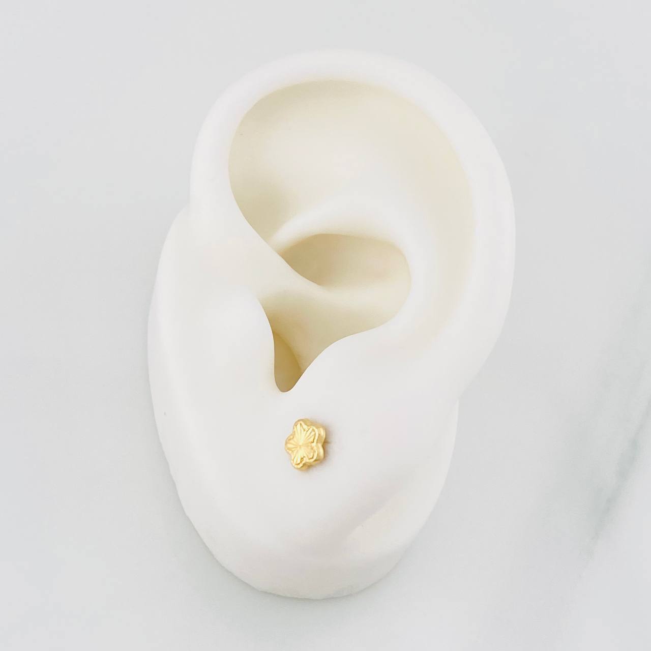Topos Flor 0.65g / in / 5.45mm Oro Amarillo 18K
