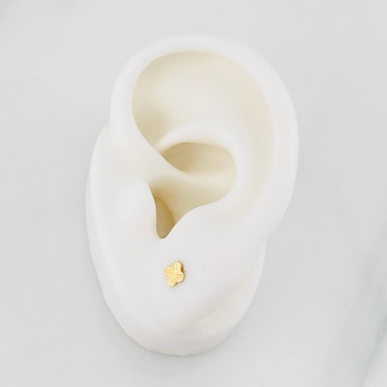Topos Trebol 0.6g / in / 3.62mm Oro Amarillo 18K