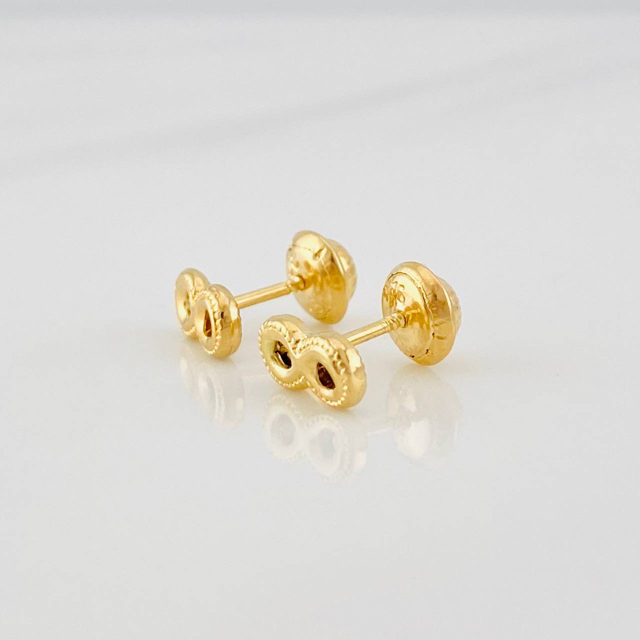 Stud Earrings Infinity 0.65g / in / 4mm Yellow Gold 18K