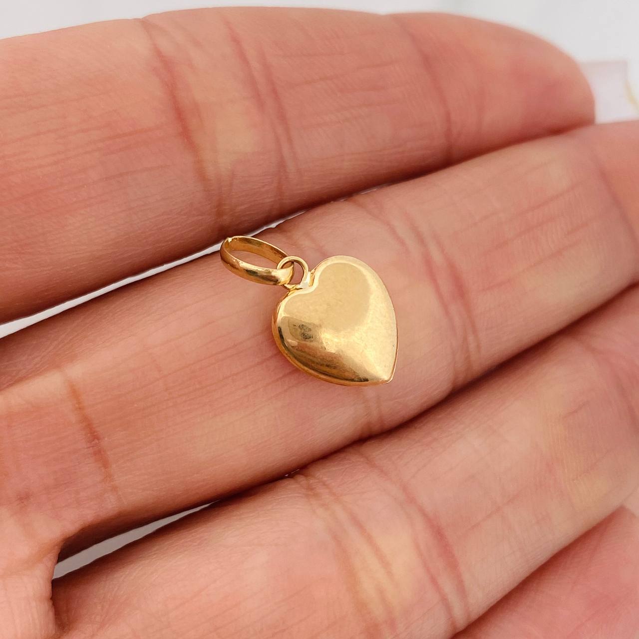 Dije Corazon Semi Plano 0.5gr / 3/4 in / Oro Amarillo 18K &