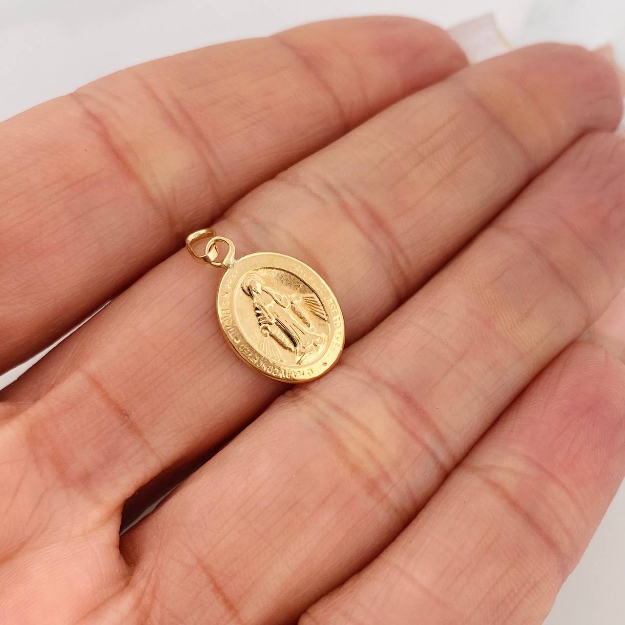 Pendant Miraculous Virgin 0.65gr / 3/4 in / 18K Yellow Gold &